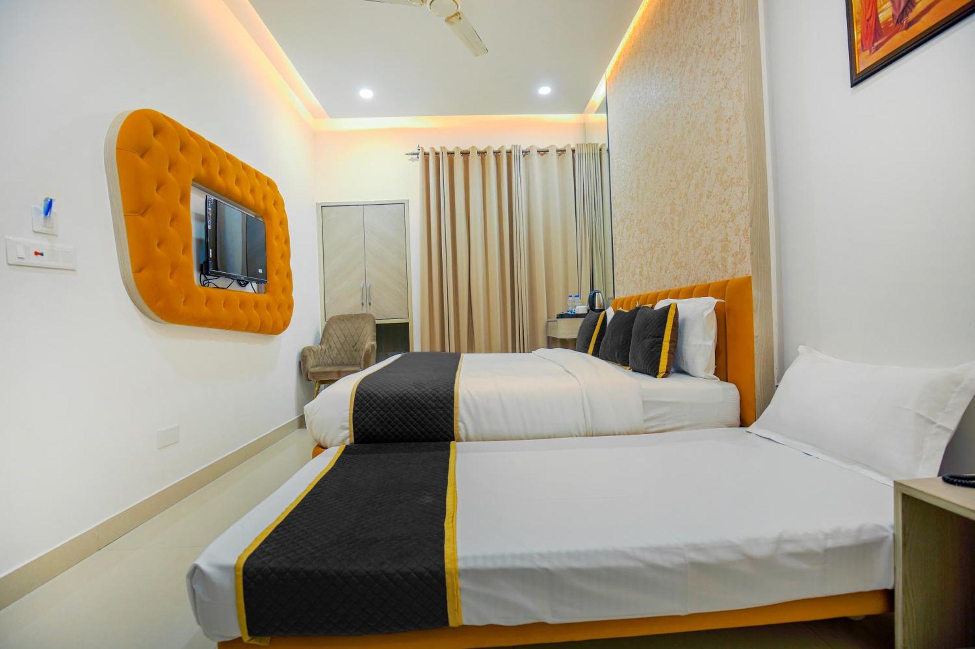 Hotel Golden Stay Amritsar Buitenkant foto